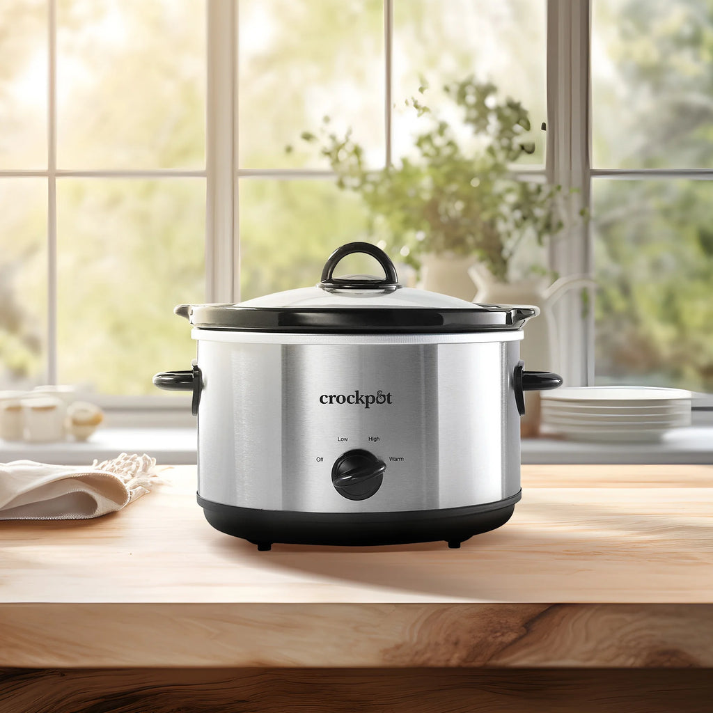 4.5 Quart Manual Slow Cooker Silver E811044