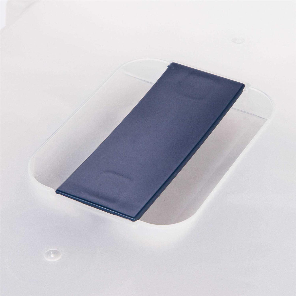 Litter Box with Grate and Scoop A105474