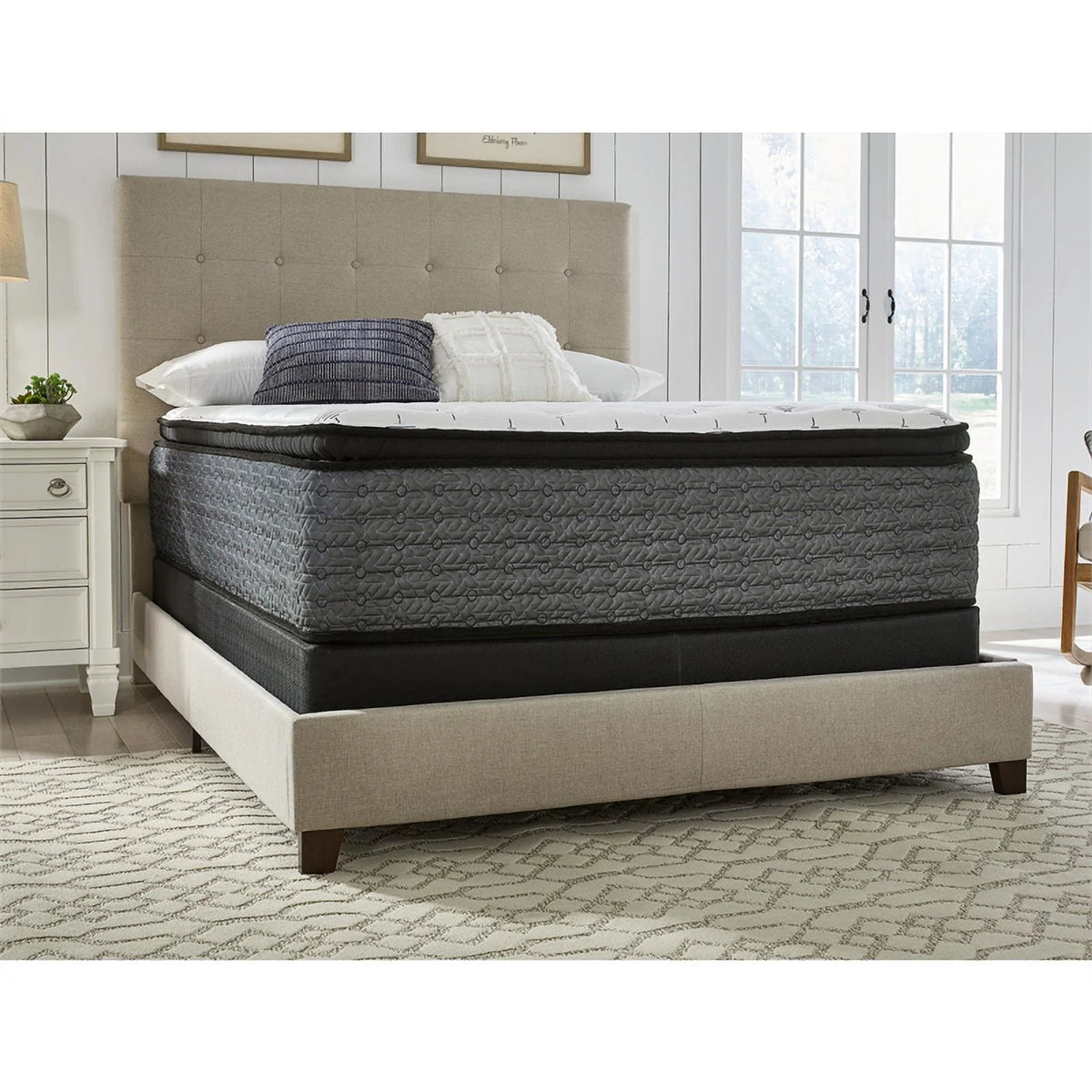 Ultra Luxury Fabric Cal King Mattress H265796