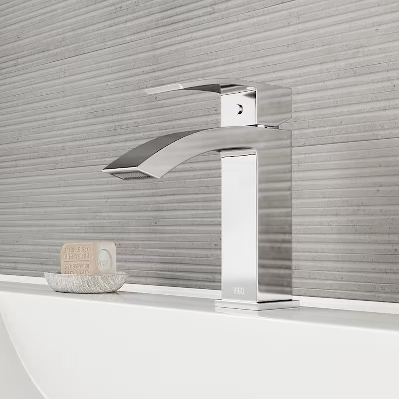 Single Handle Bathroom Faucet in Chrome U3226