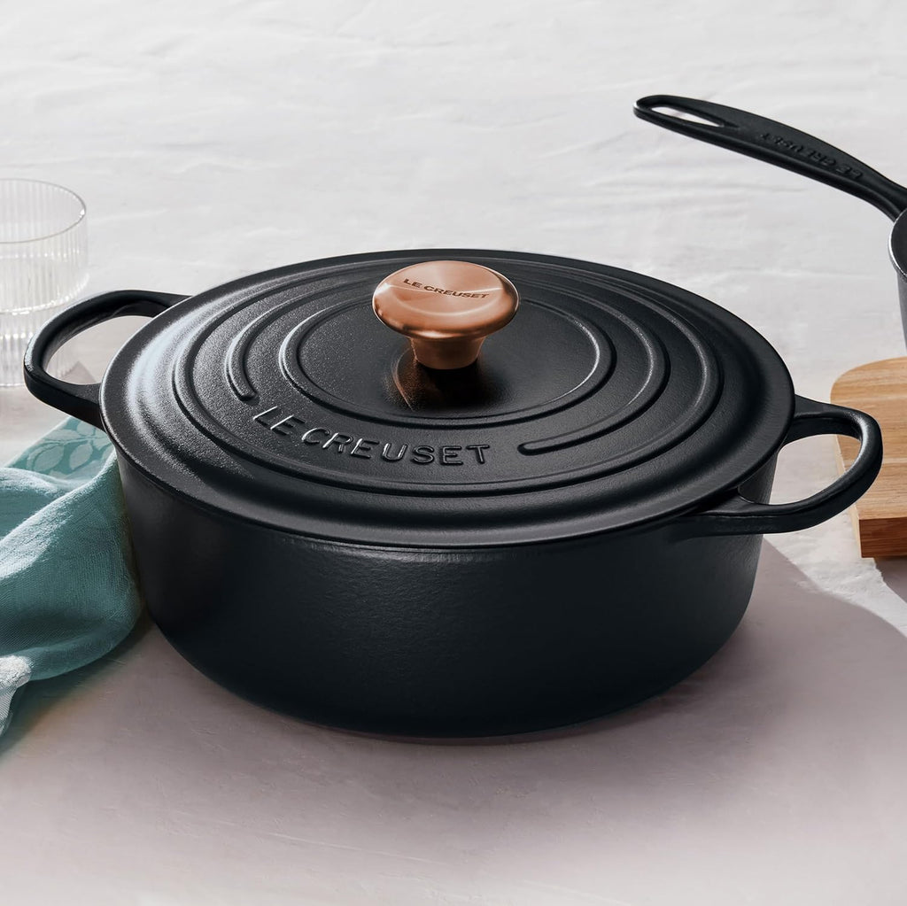 6.75-quart Round Wide Dutch Oven with Copper Knob T5355