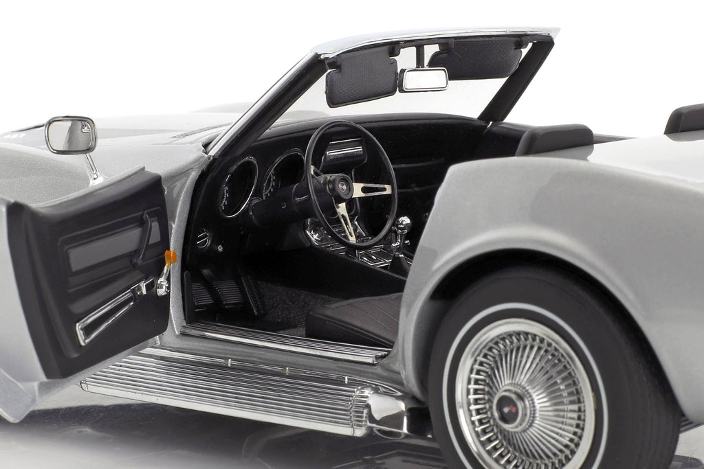 Silver 1969 Chevrolet Corvette Diecast Model Car 1:18 C344