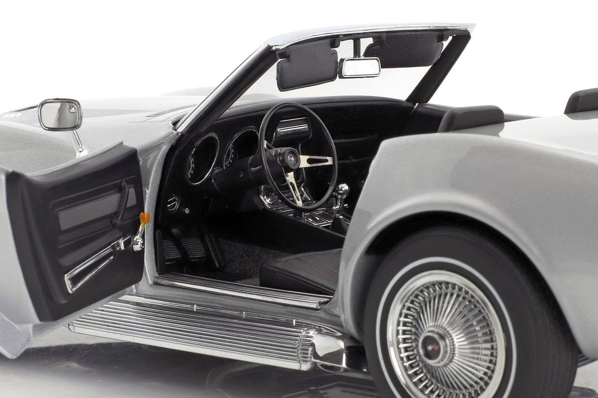 Silver 1969 Chevrolet Corvette Diecast Model Car 1:18 C344