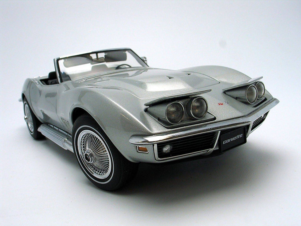 Silver 1969 Chevrolet Corvette Diecast Model Car 1:18 C344