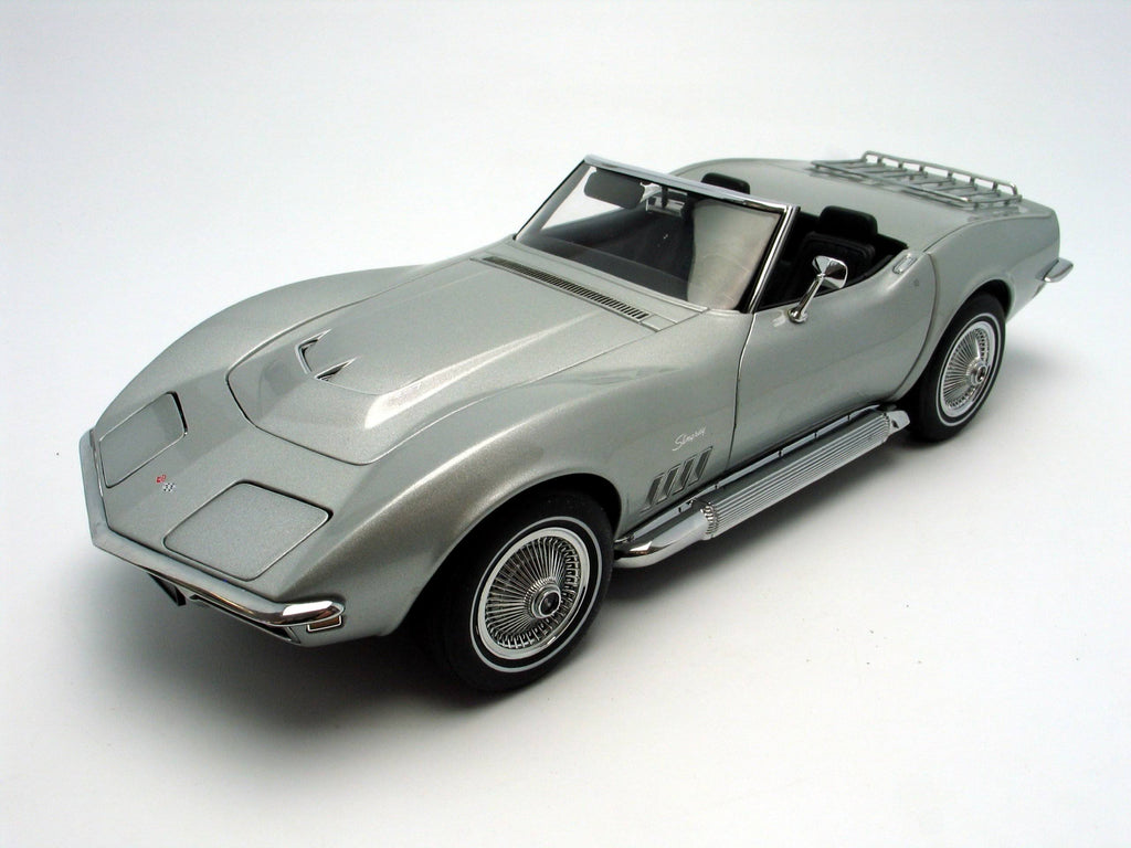 Silver 1969 Chevrolet Corvette Diecast Model Car 1:18 C344