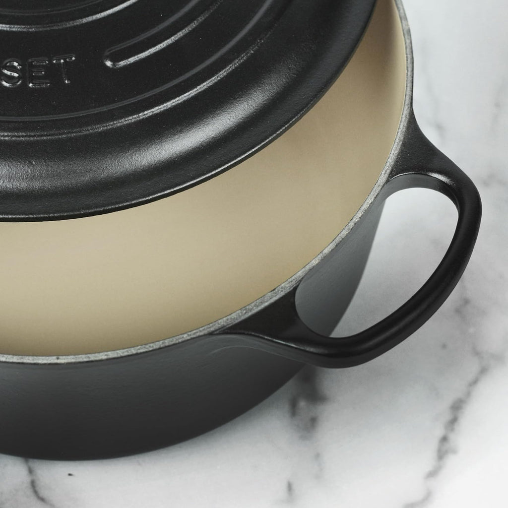 6.75-quart Round Wide Dutch Oven with Copper Knob T5355