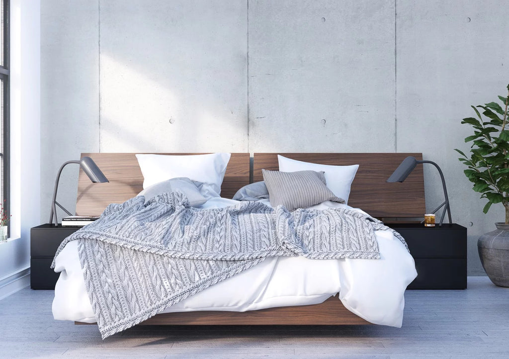 Queen Size Bedroom Set Walnut and Black F950