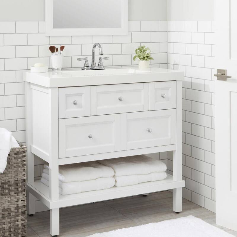 2-Handle High-Arc Bathroom Faucet in Polished Chrome B916444