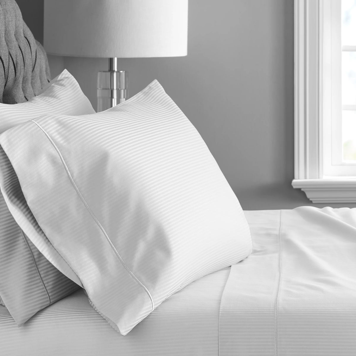 4-Piece 600 Thread Count White Striped Cotton Bed Sheet Set R701