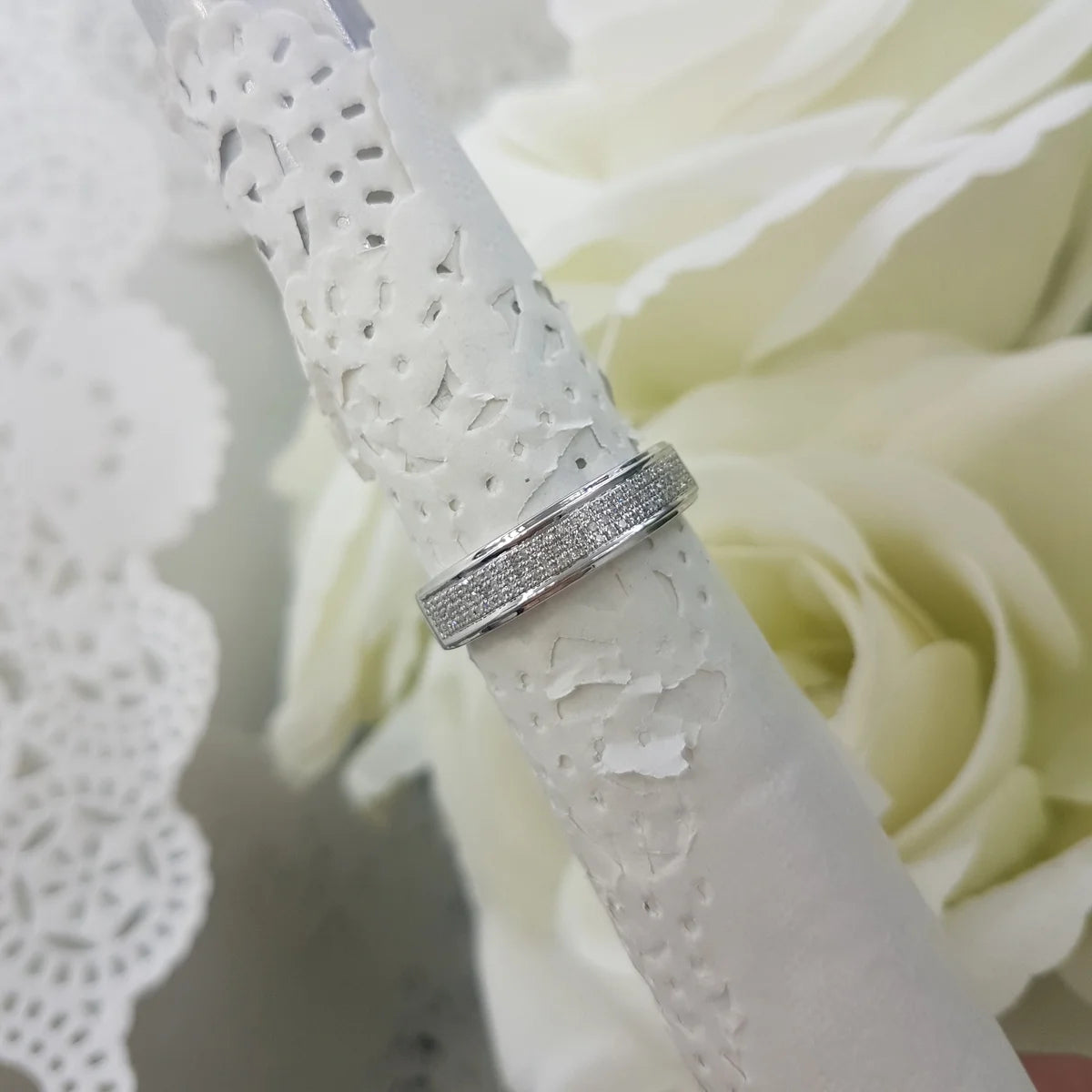 10K White Gold Diamond Wedding Band H451
