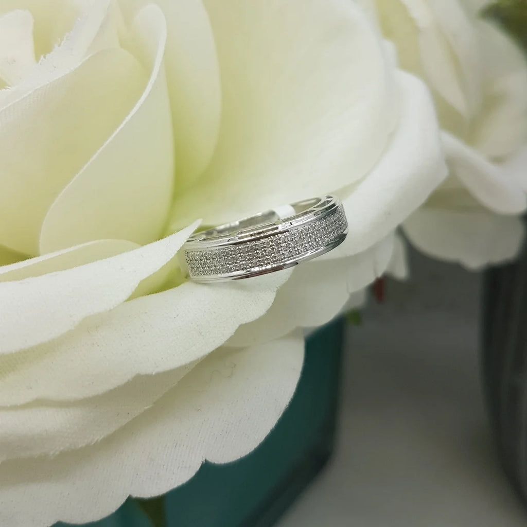 10K White Gold Diamond Wedding Band H451